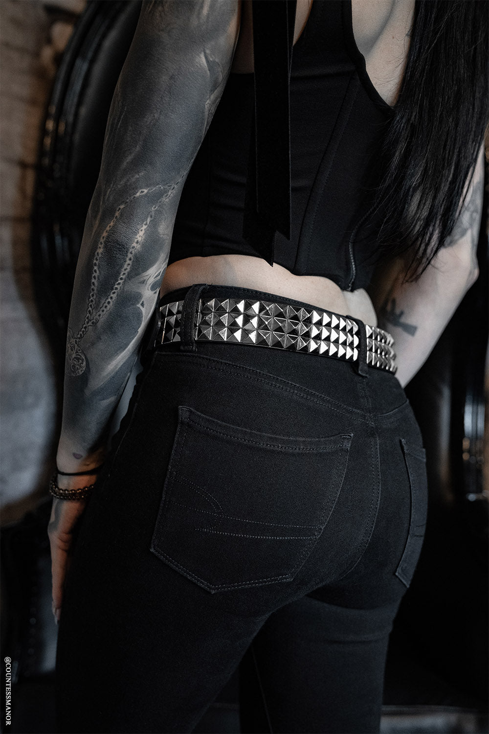 silver pyramid stud belt