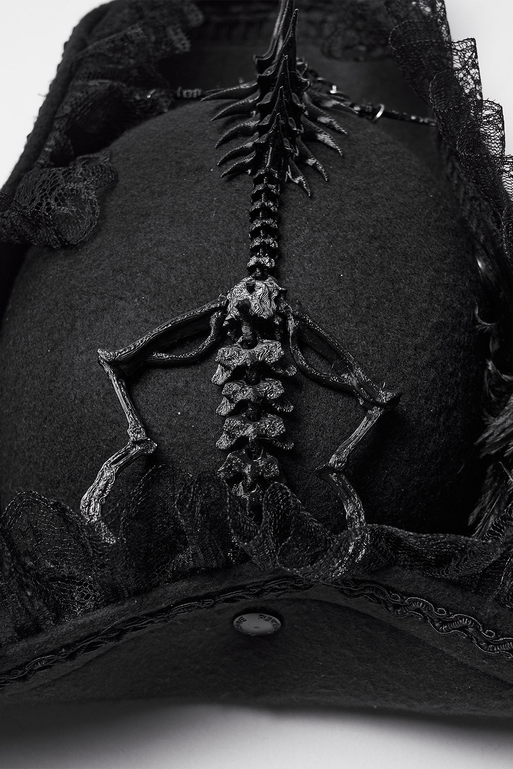 dark fantasy ruffled pirate hat