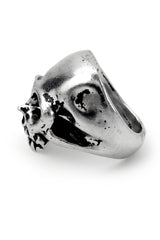 haunting pirate skull dead men's ring by alchemy england 