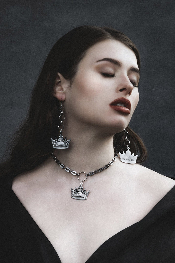 chunky chain victorian gothic choker with crown pendant 