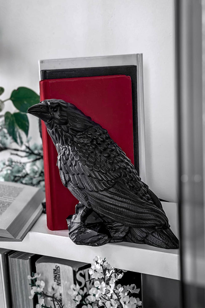 raven sculpture