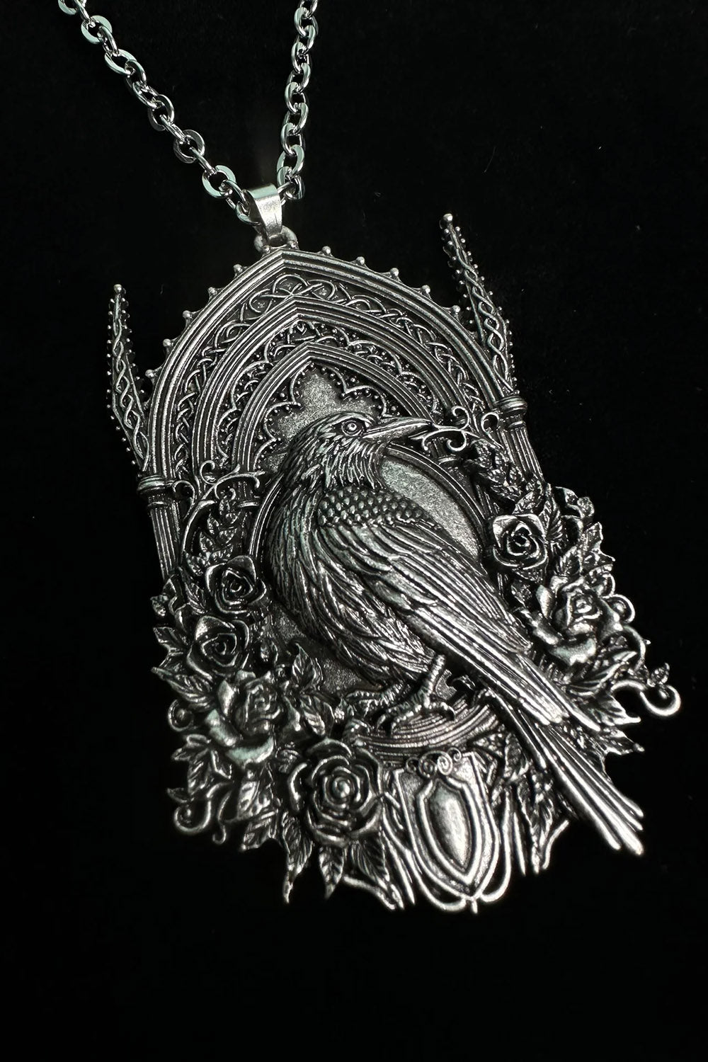 vinage goth raven necklace