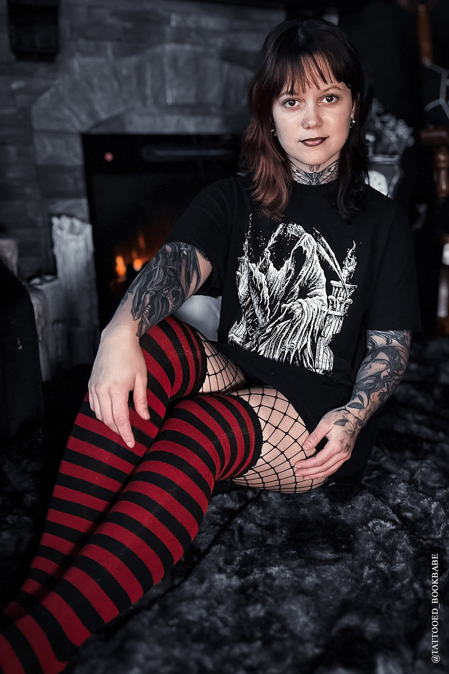 Fishnet Garter Thigh High Socks [Black/Red]