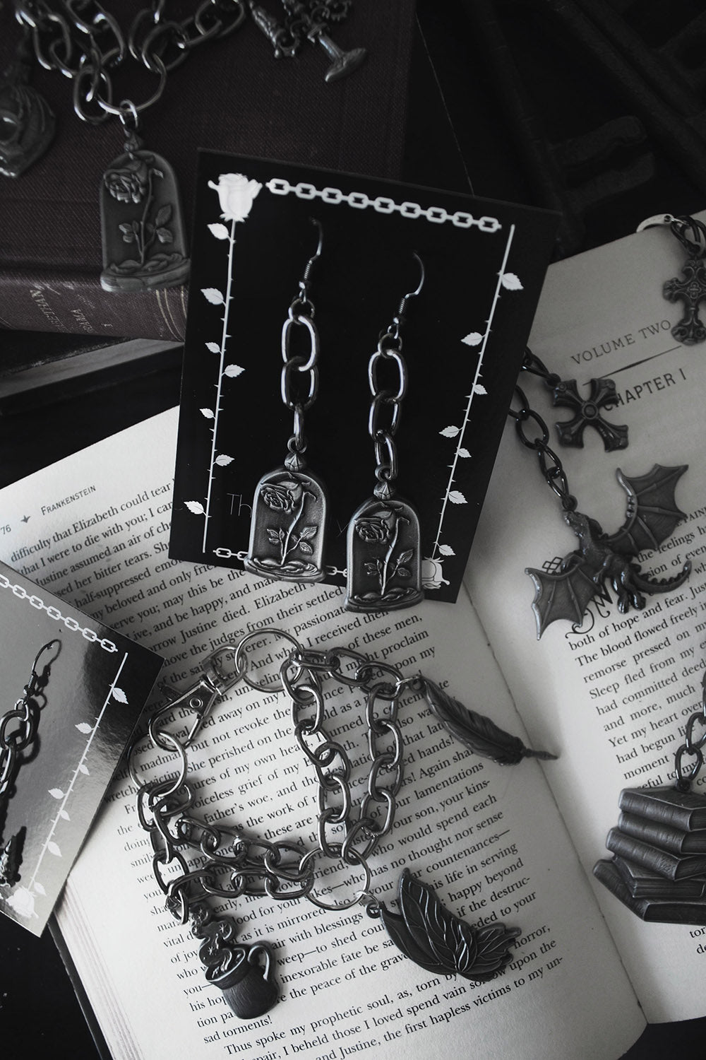 gothic beauty and the beast earrings and other bits of accessories by the pretty cult