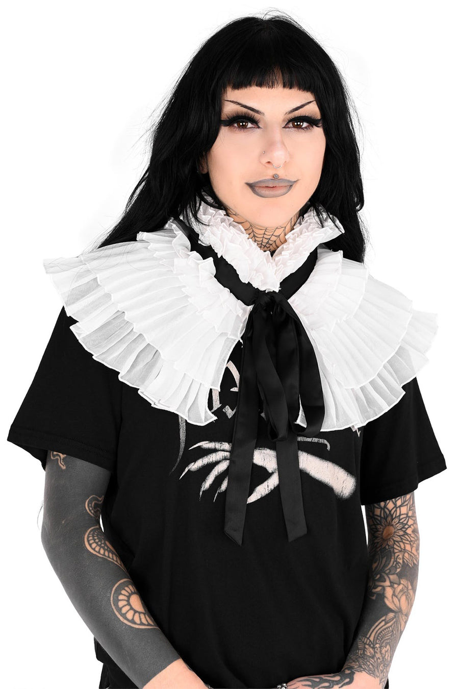 detachable white ruffle collar