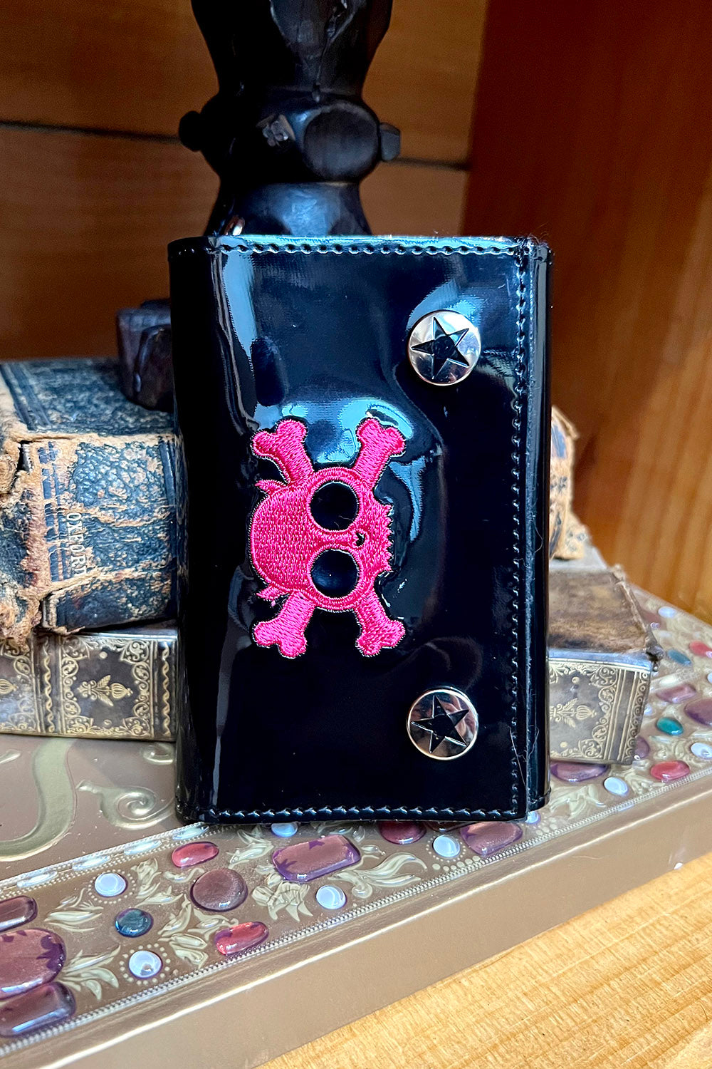 Cartera de motociclista con calavera y huesos cruzados [ROSA]