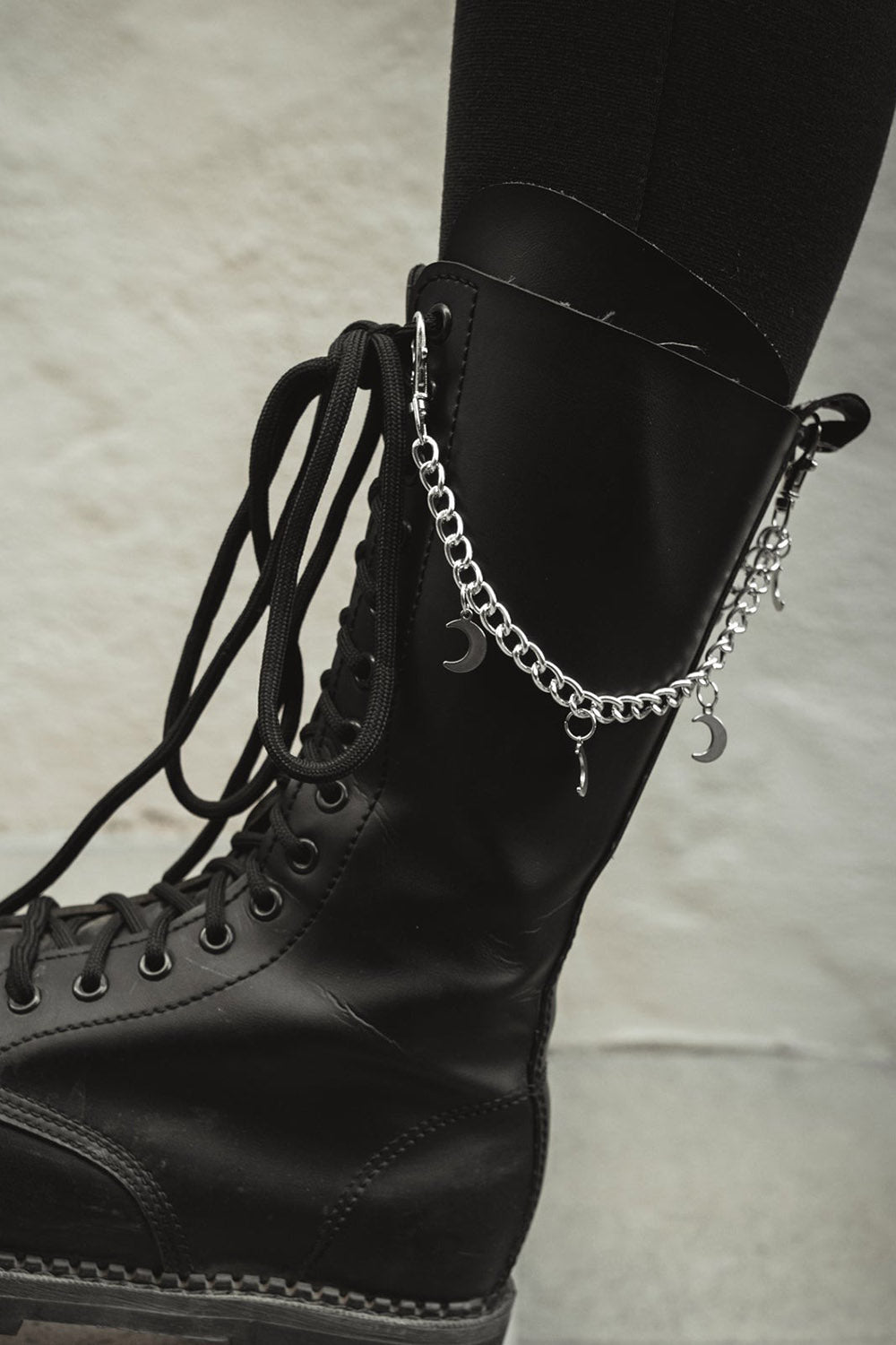 emo shoe chain
