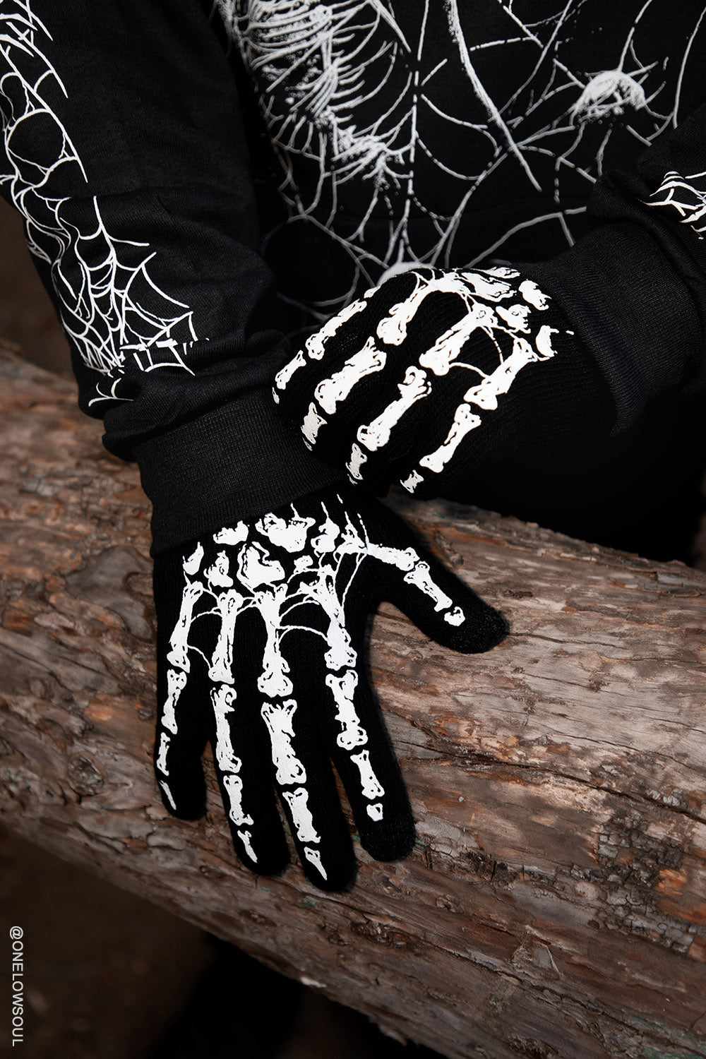 full finger knitted skeleton goth gloves