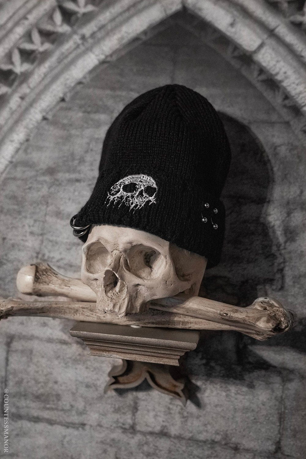 Distressed Pierced Beanie [Skull Drip] – VampireFreaks