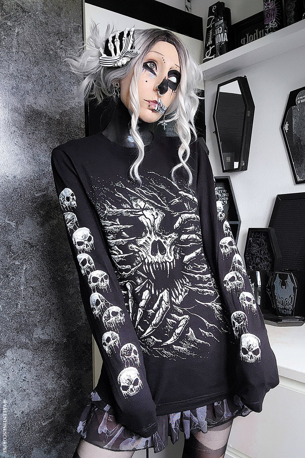 long sleeve skull shirt by vampire freaks
