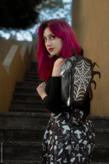 Bolso Ita con forma de ataúd de araña