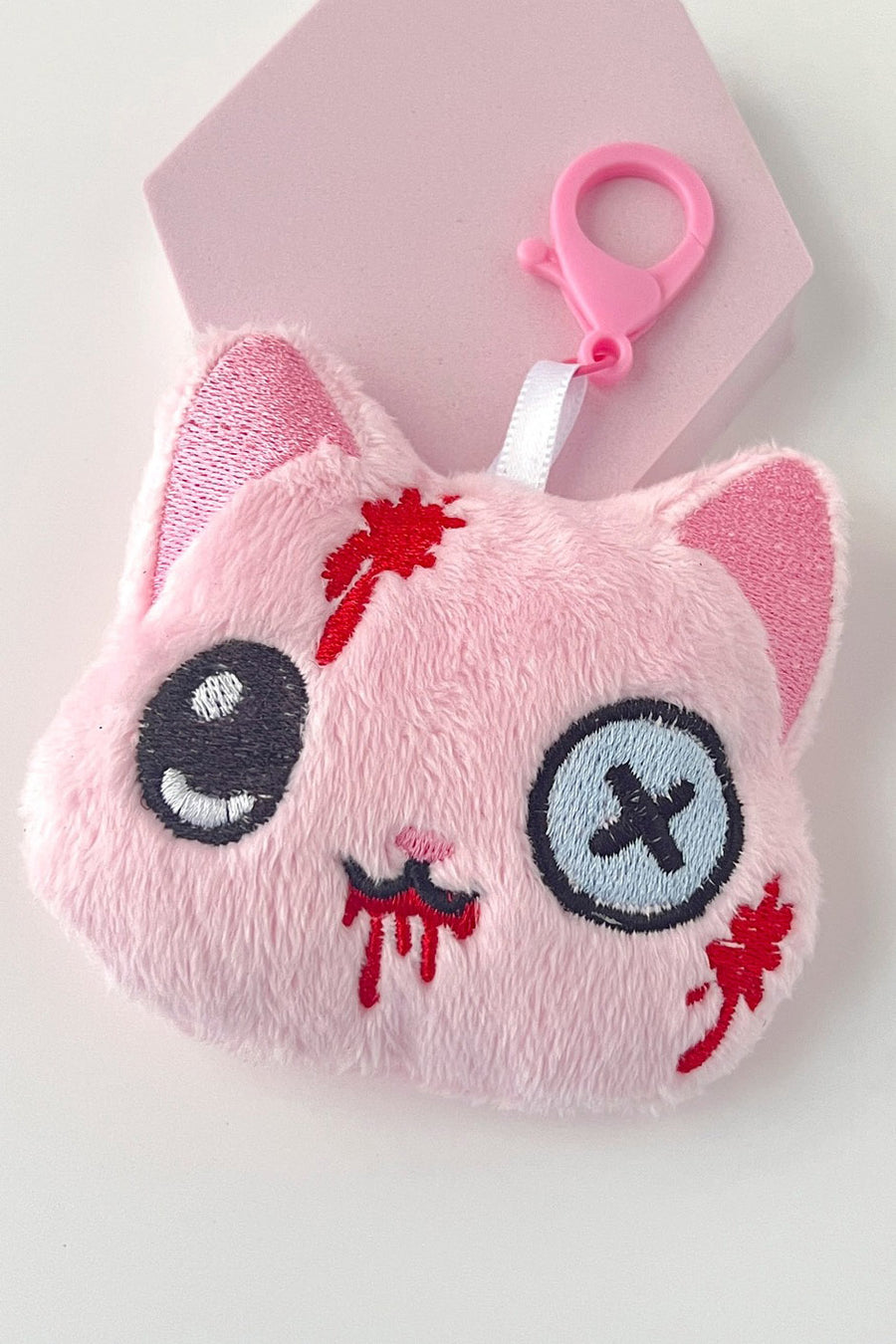 button eye cat kawaii plushie keychain