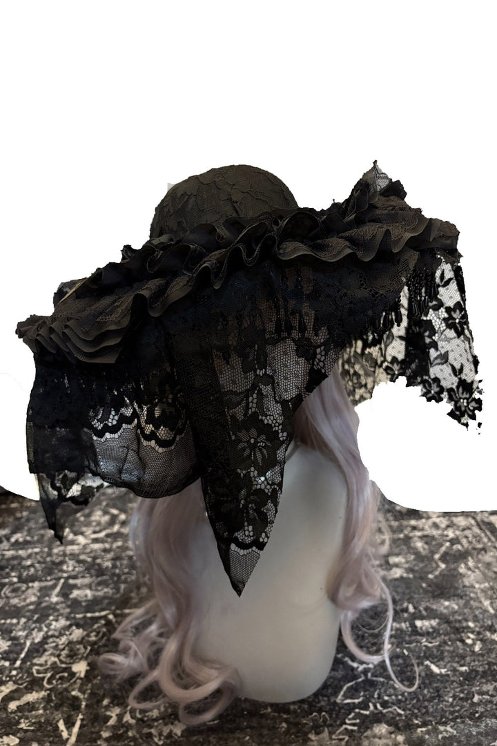 tasseled funeral hat