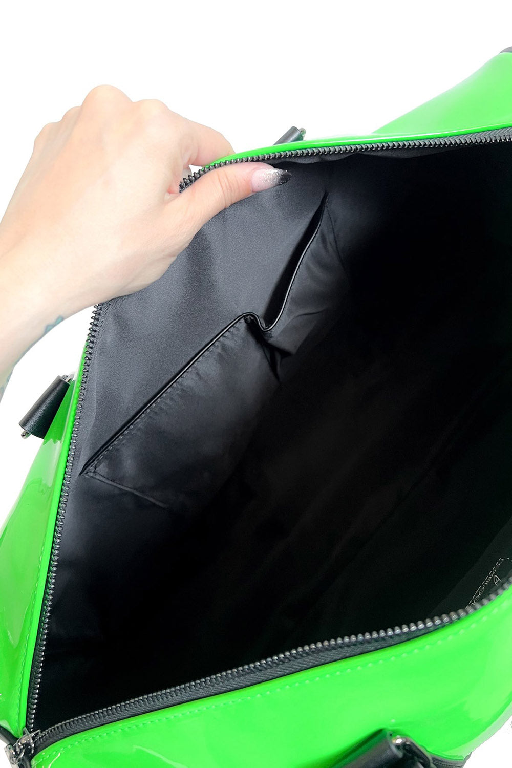 Slimed Weekender Bag – VampireFreaks
