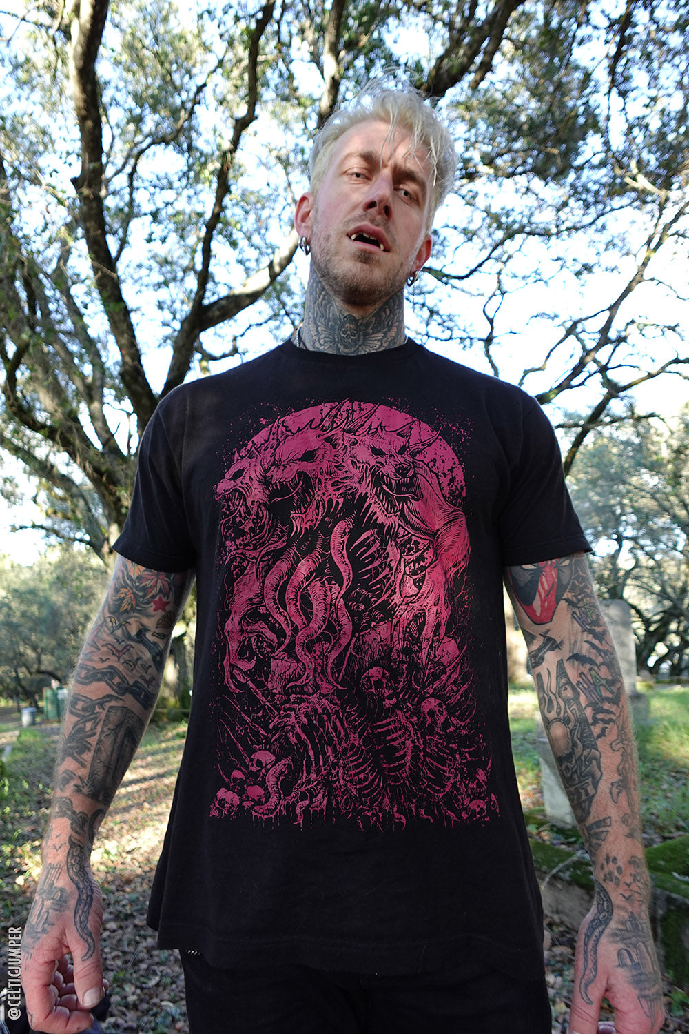 Three-Headed Werewolf T-shirt [WINE RED]