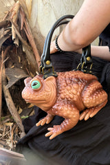 brown toad shoulder bag 