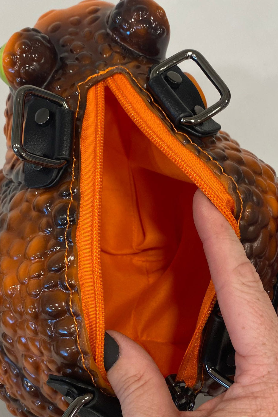 toad-shaped handbag by windy willow