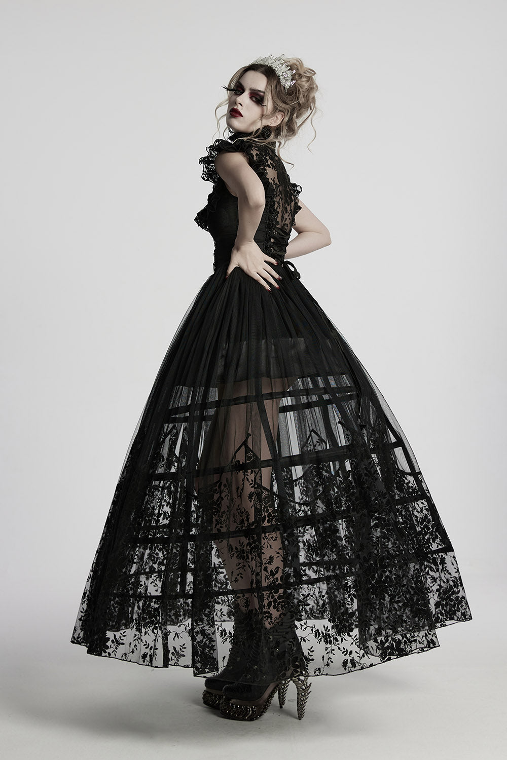 keyhole neckline mesh tulle skirt gown