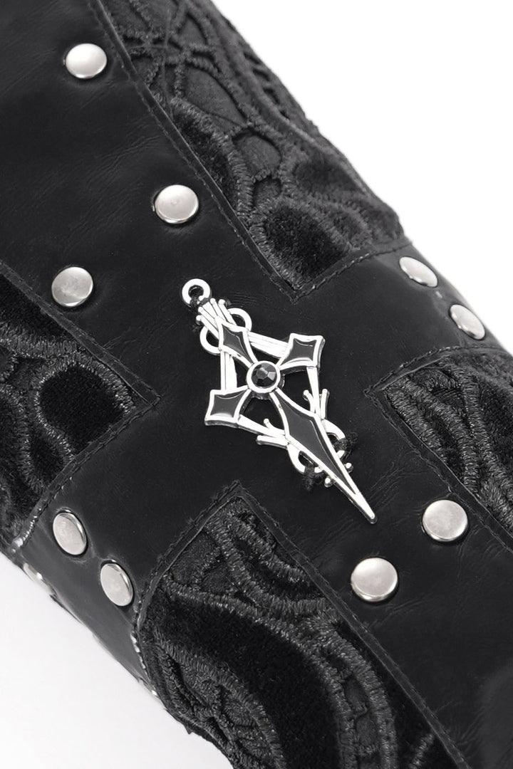 medieval gothic gauntlet gloves by devil fashion