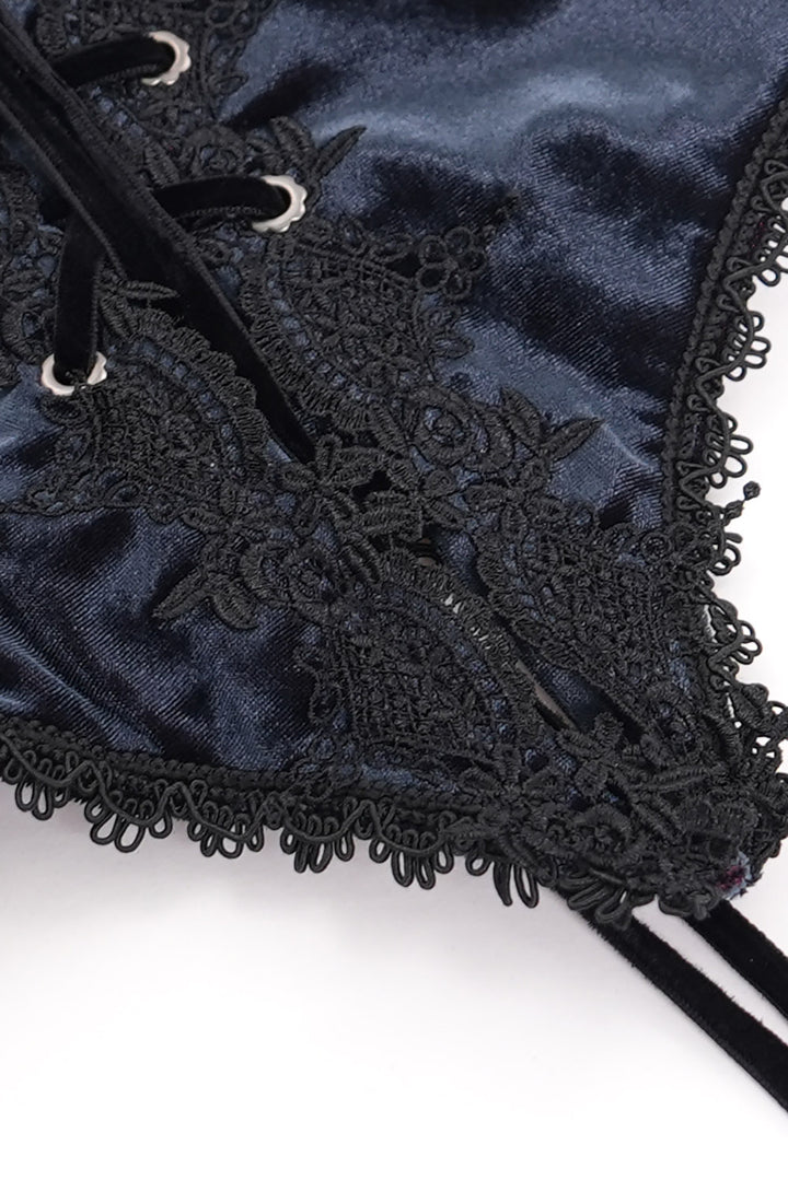 embroidered gothic collar 