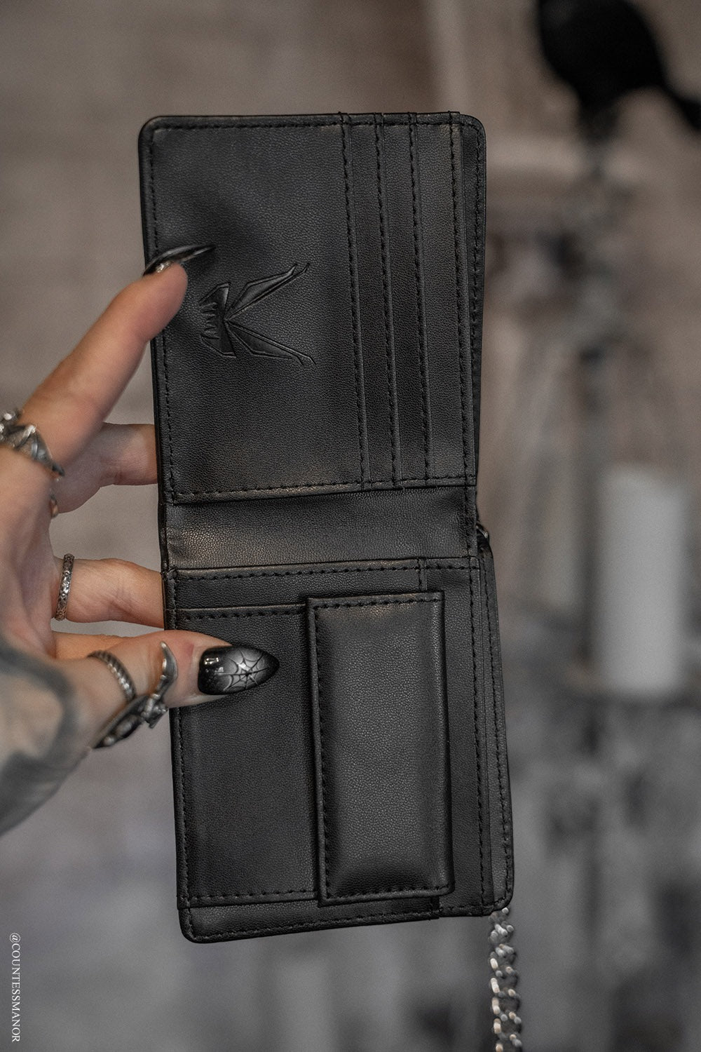 Dripp Wallet Skull Drip Emboss Bifold Wallet w/ Chain – VampireFreaks