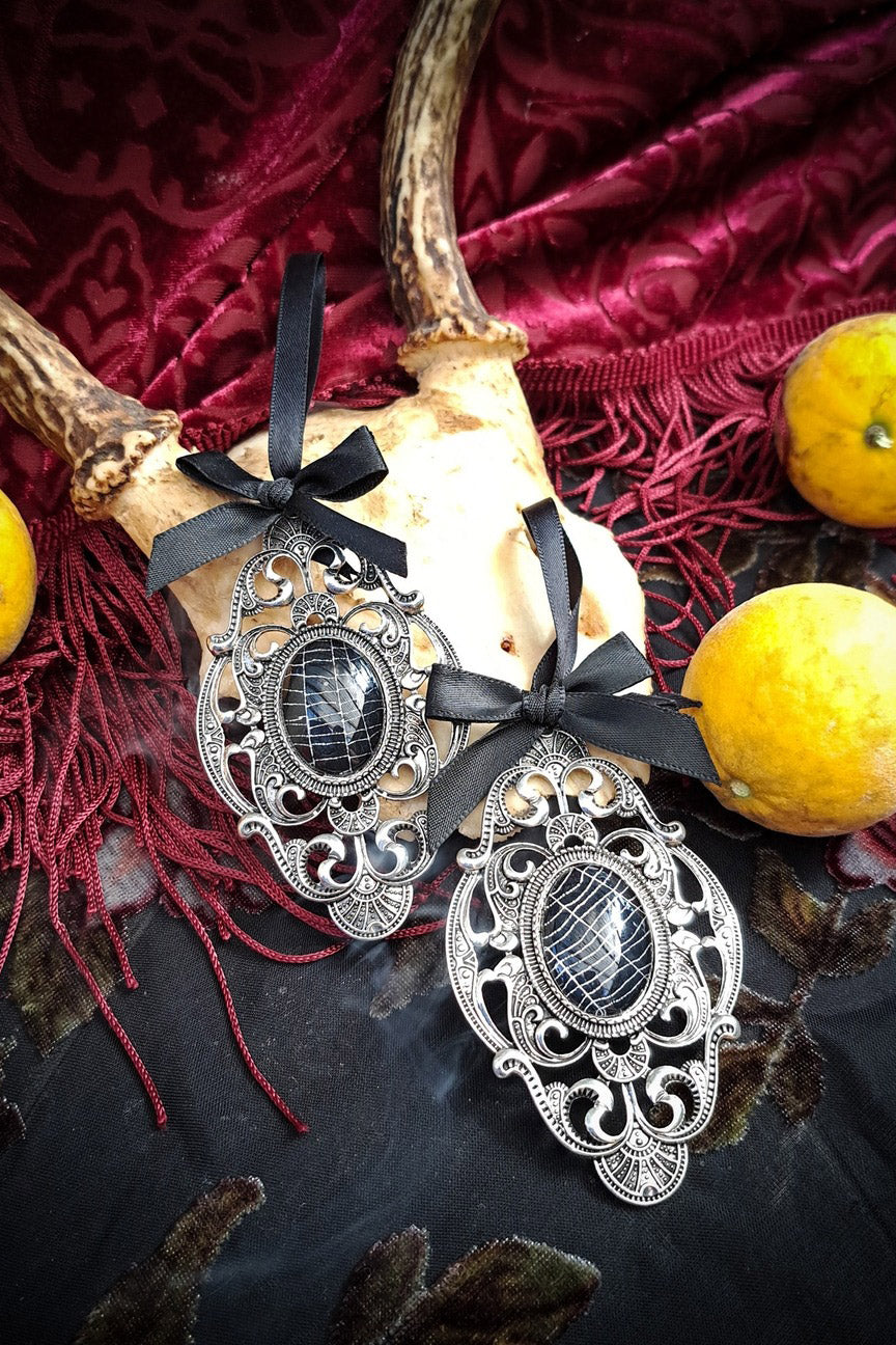 vintage cameo frame victorian goth christmas tree ornament 