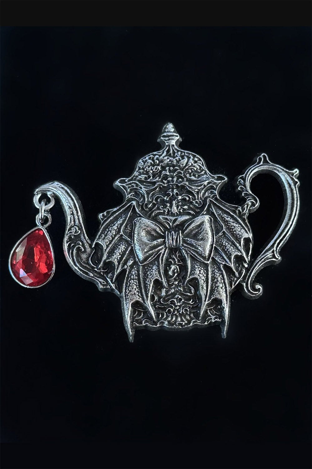 vintage tea pot necklace 