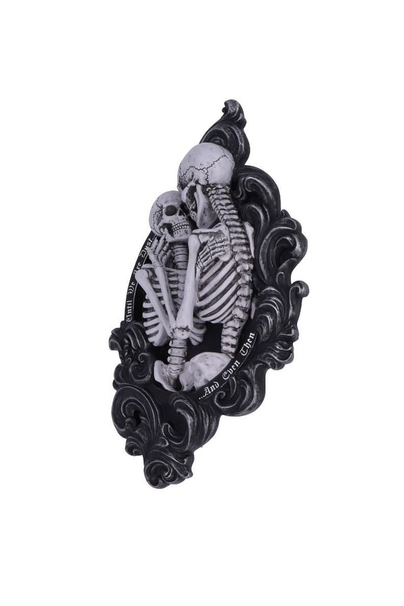 kissing skeleton wall art sculpture