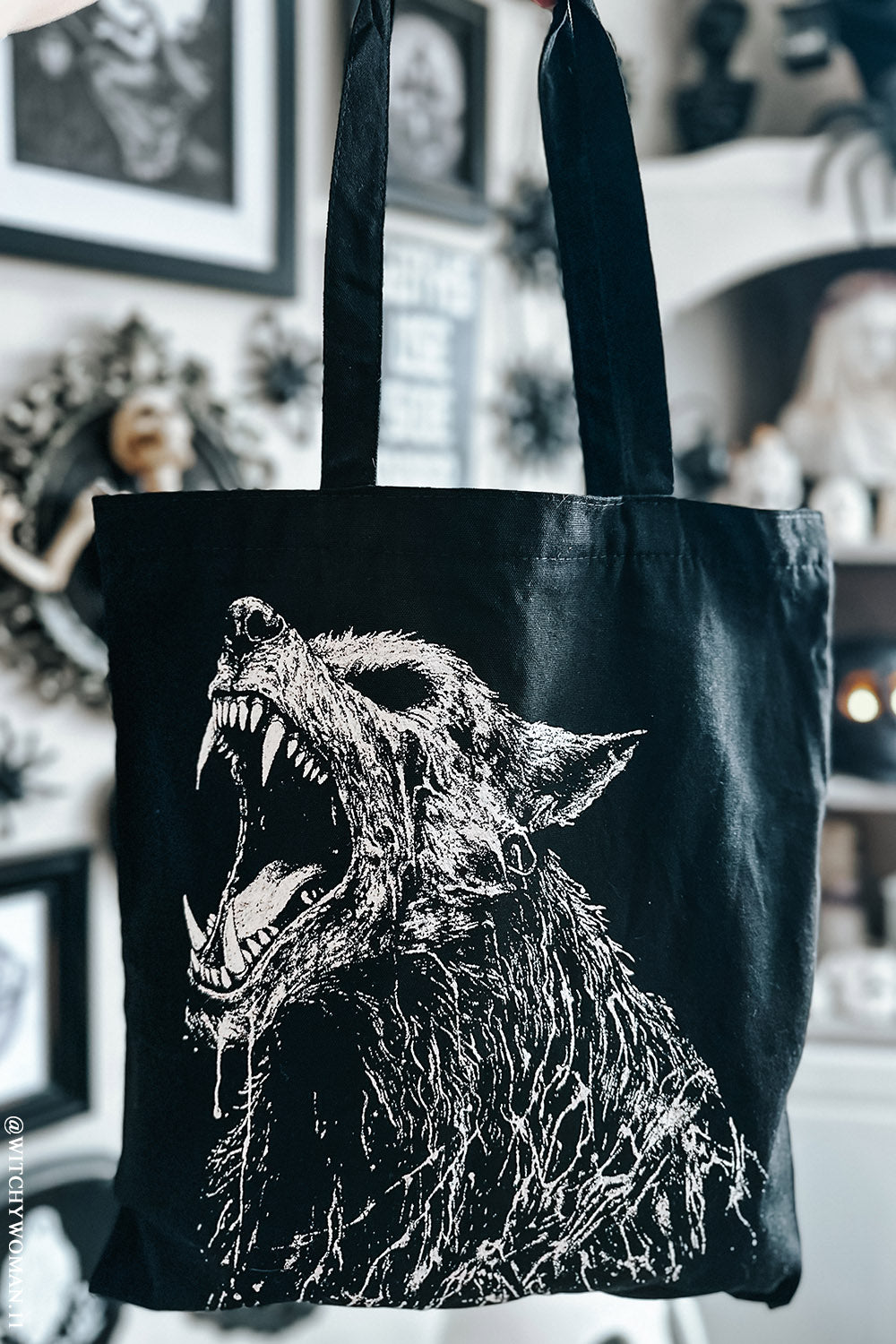 werewolf tote bag with zipper closure