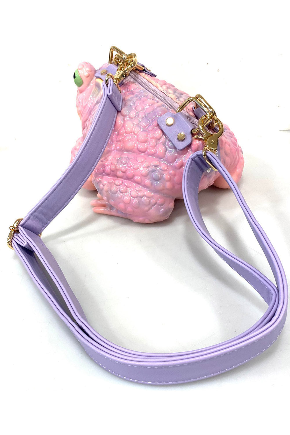 weird frog toad bag