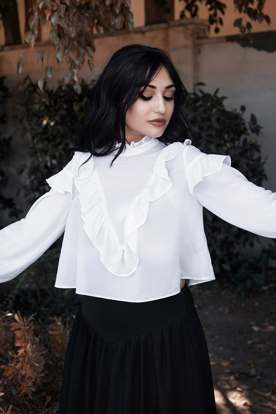 womens victorian white collared blouse