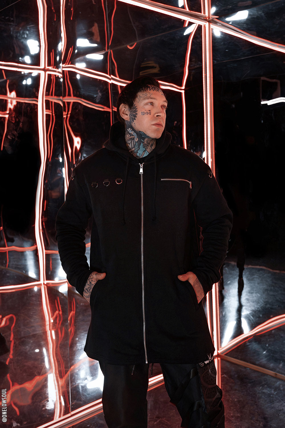 VAULTROOM VR x Tensura Hoodie M ブラック vaultroom VR × ZETA Hoodie ボルトルーム VAULTROOM VR x Tensura