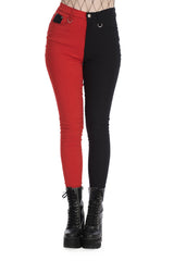 Mismatched-Hose mit geteiltem Bein [ROT/SCHWARZ]