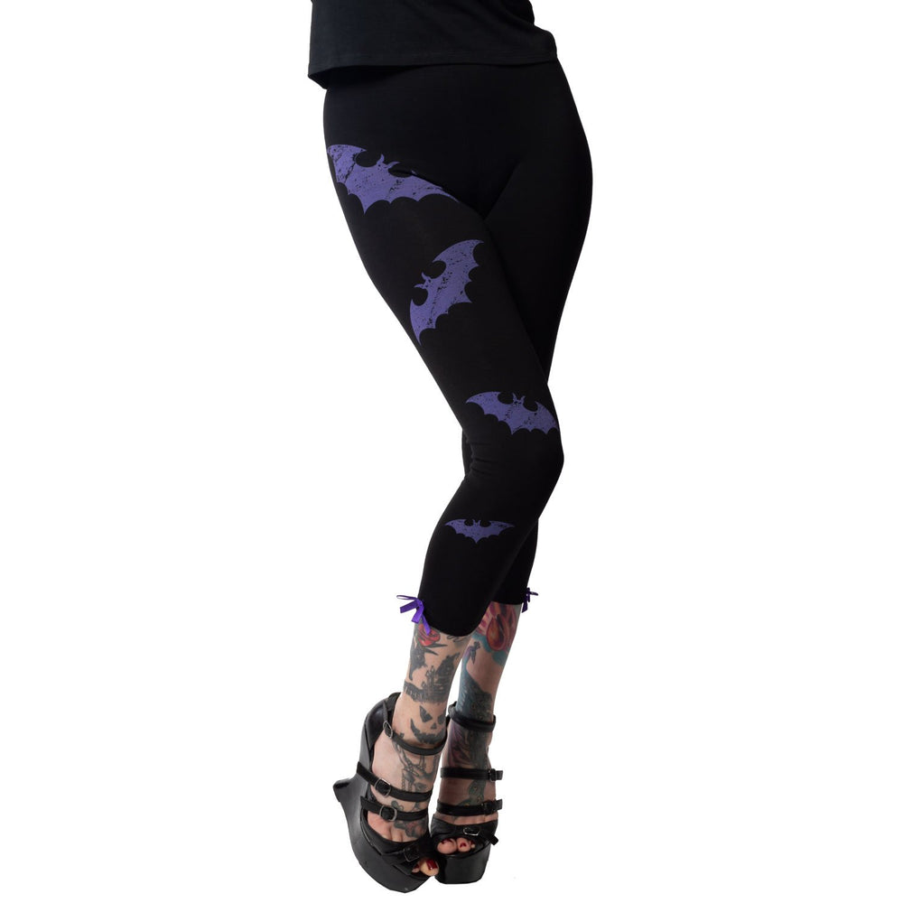 Kreepsville Bat-tastic Capri Leggings [Purple Bats] - Vampirefreaks Store