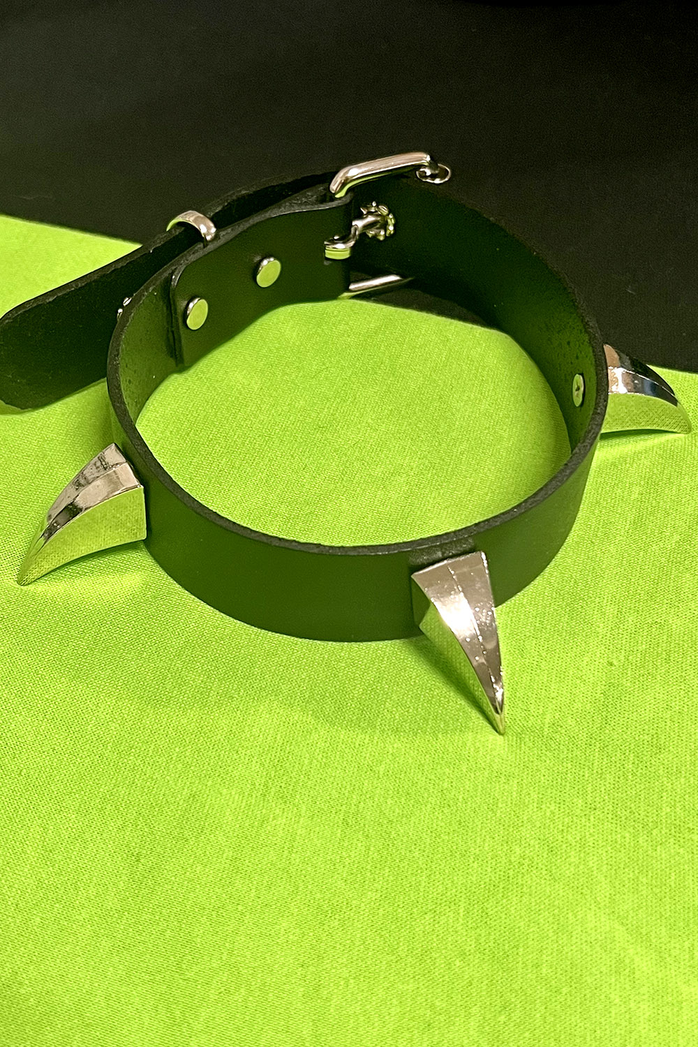Claws Out Choker [3 Spikes]