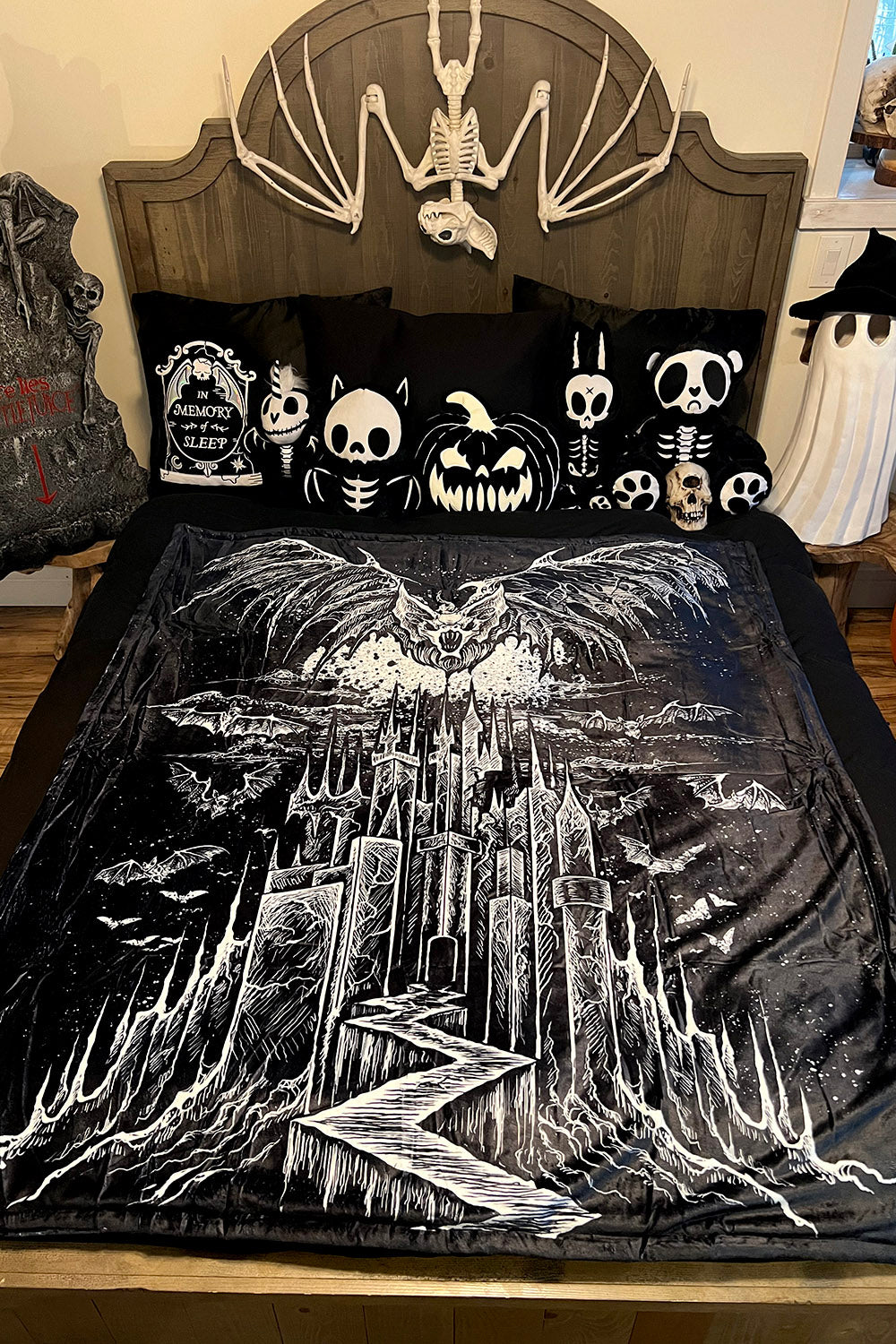 Vampire Castle Throw Blanket – VampireFreaks