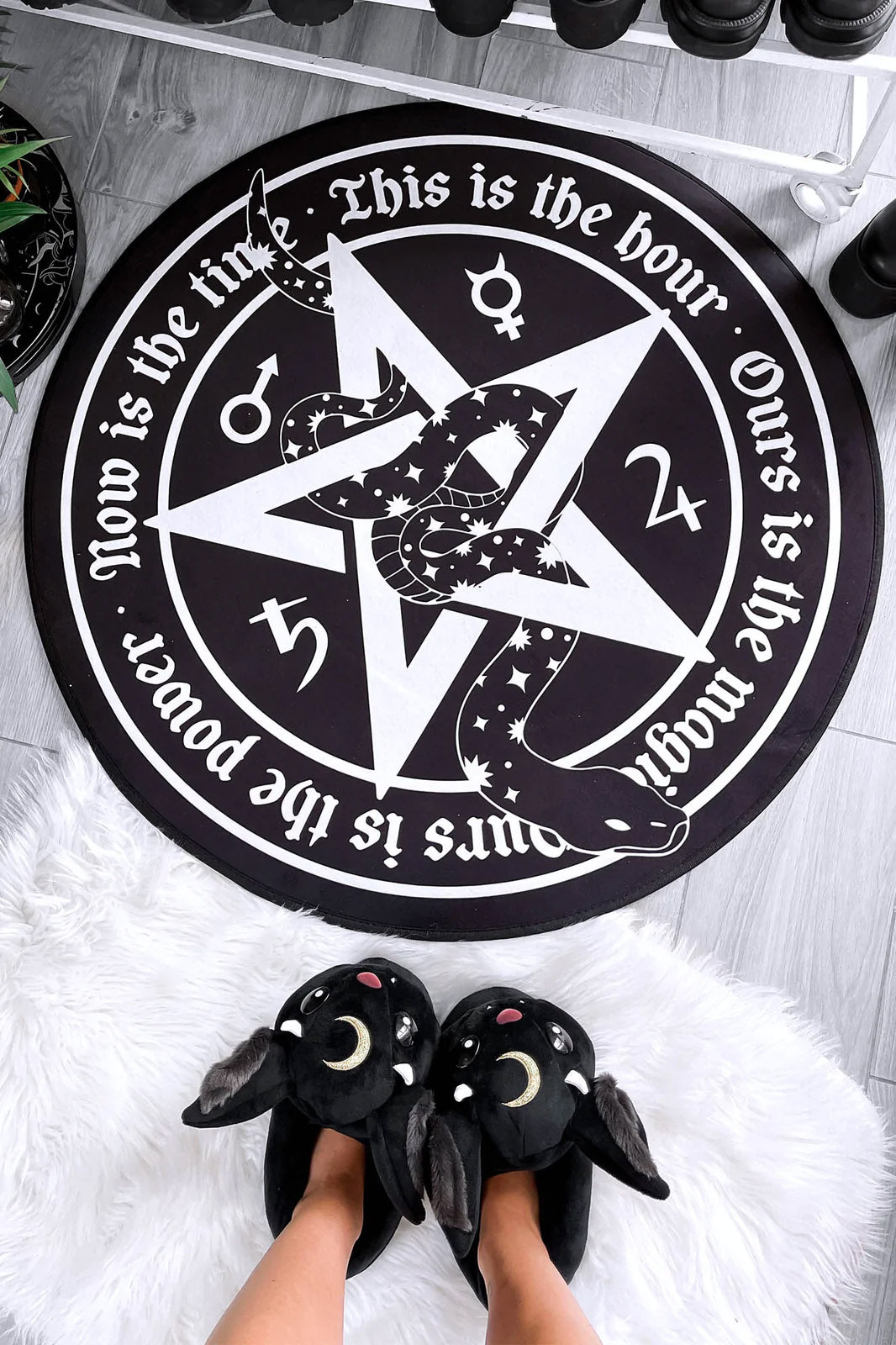 Witchy Round Rug – VampireFreaks