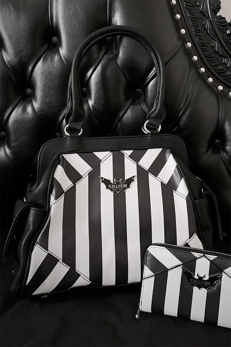 Never Trust The Living Handbag