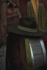 Sombrero con velo [VERDE OLIVA]